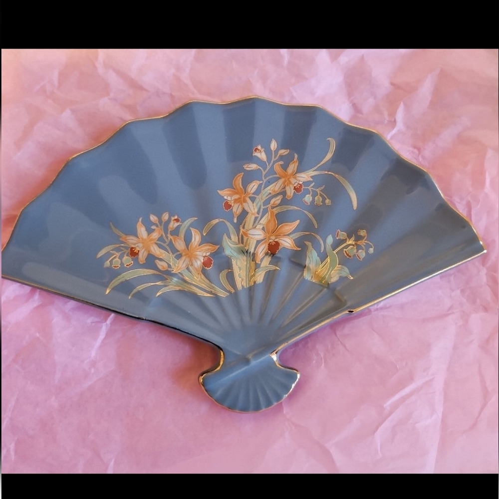 Vintage Ceramic High Gloss Porcelain Fan Shaped Trinket Dish Decor Made In Japan